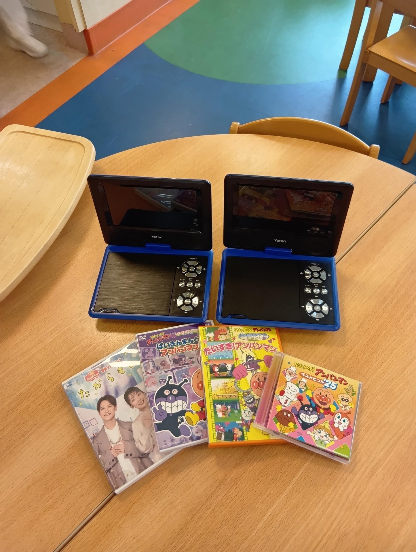 ポータブルDVDプレーヤー、各種DVD等