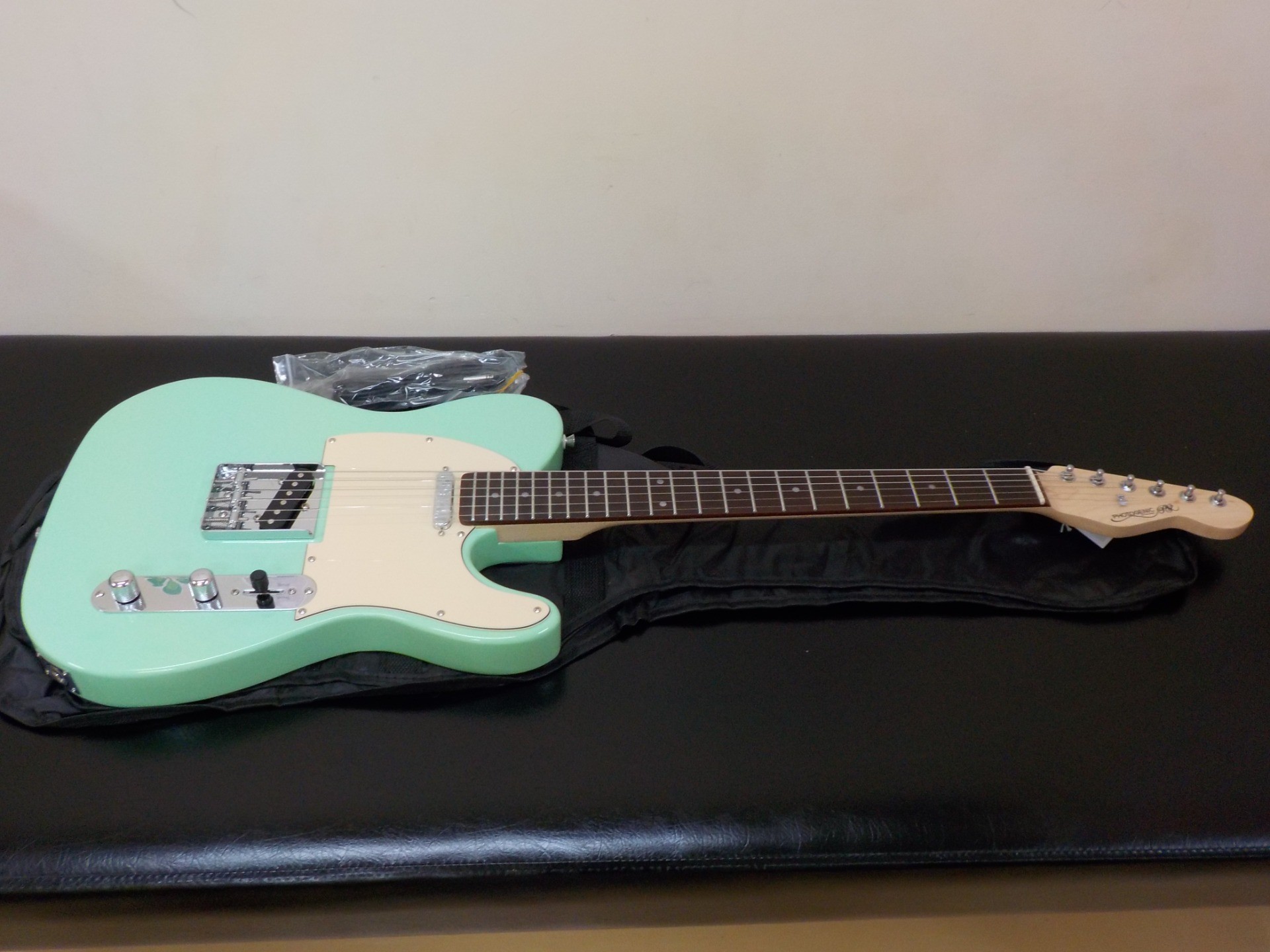 エレキギター 初心者入門ベーシックセット