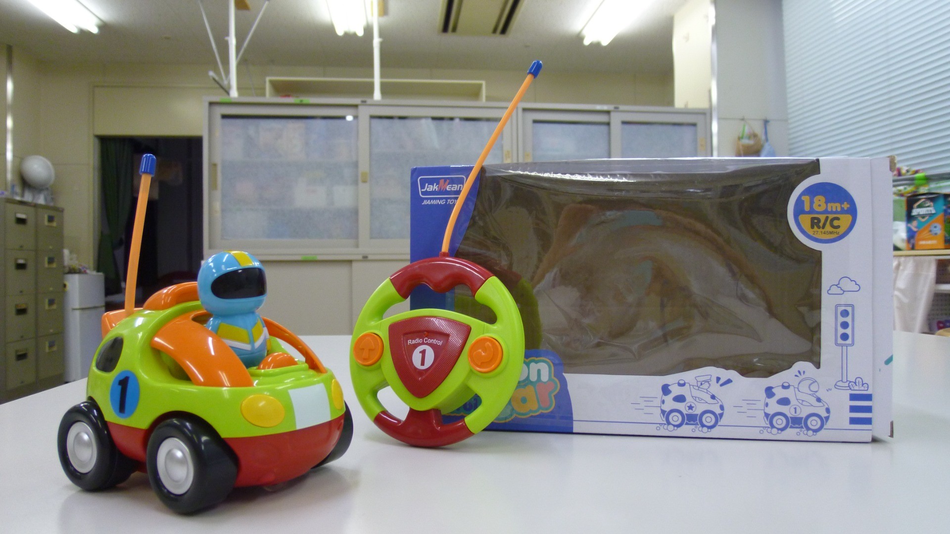 電動リモコンカー